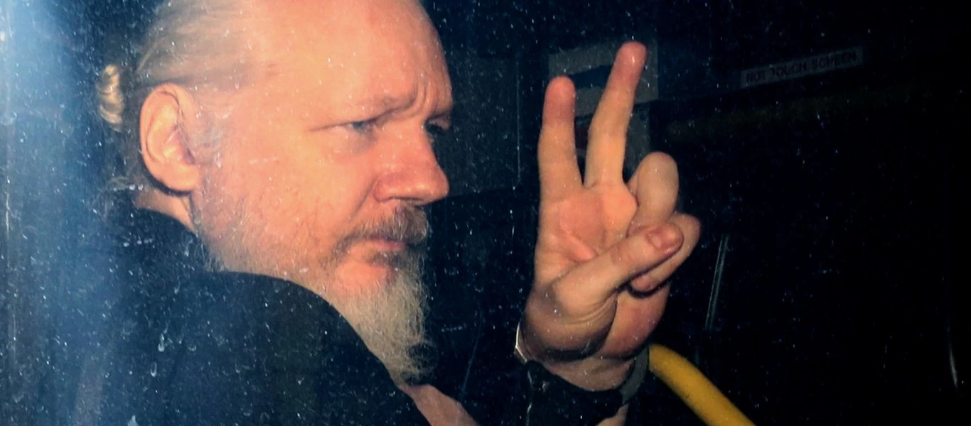 Οργανώσεις επέκριναν τις «επικίνδυνες» νέες κατηγορίες της κυβέρνησης των ΗΠΑ σε βάρος του Τζούλιαν Ασάνζ